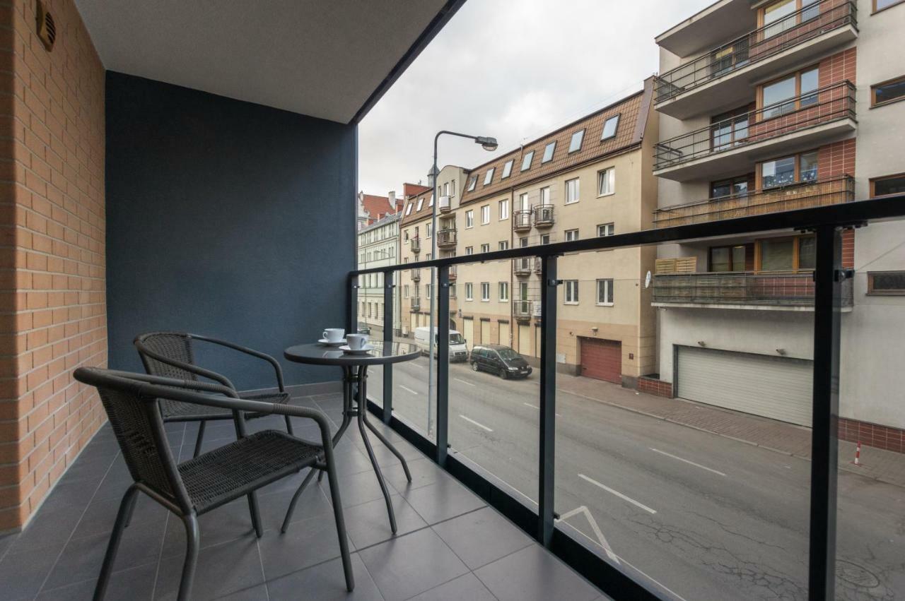Apartamento Manufaktura Praska Varsovia Exterior foto