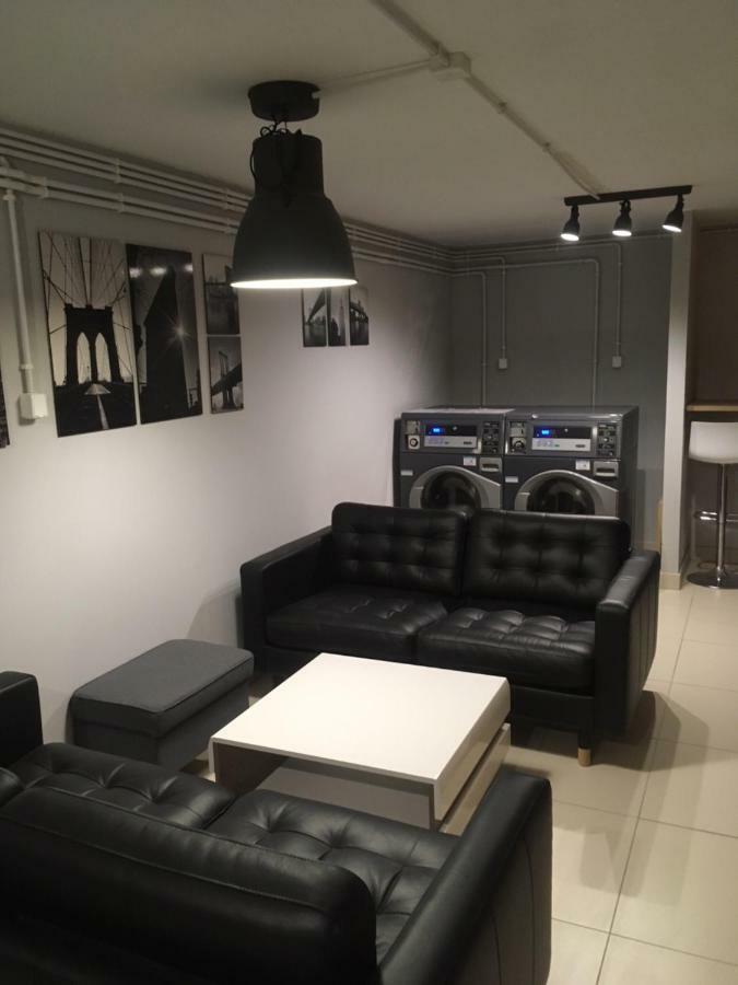 Apartamento Manufaktura Praska Varsovia Exterior foto